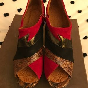❤️Anthropologie Famosa Jebi Cuero Red heels